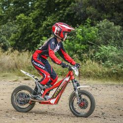 Hebo Pro Classic Trial-T-Shirt für Kinder, Rot HE2201R, Kollektion 2025