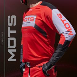 T-shirt Mots Step8 Trial Rouge MT2119R
