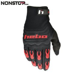ausgebeulte Handschuhe