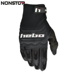 ausgebeulte Handschuhe