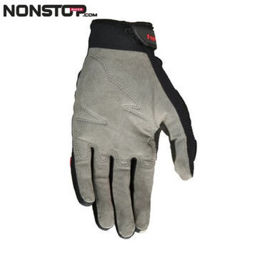 ausgebeulte Handschuhe